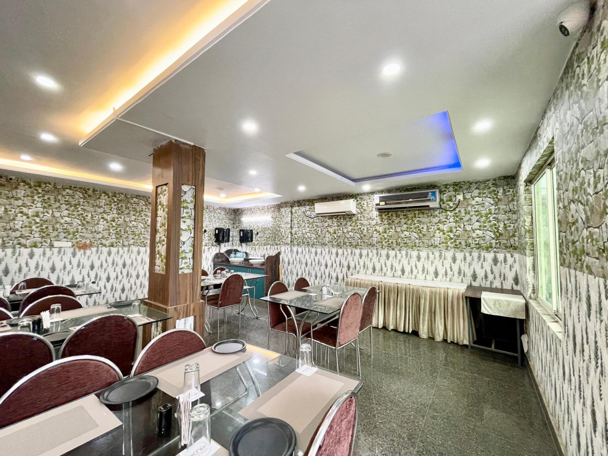 Hotel Trends In 푸리 외부 사진