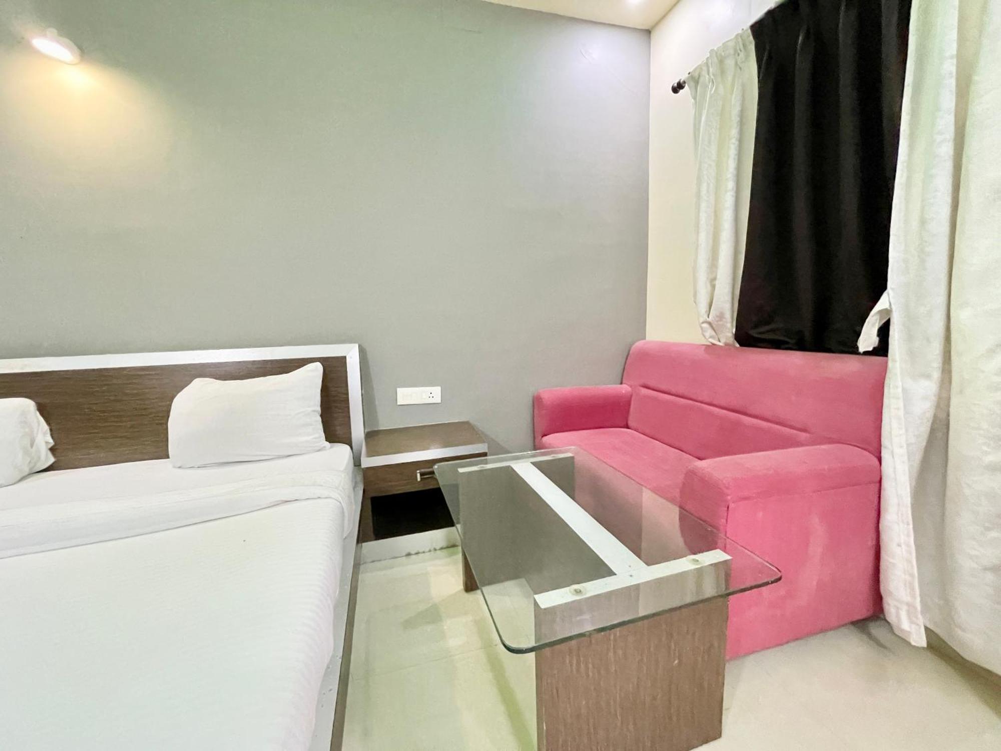 Hotel Trends In 푸리 외부 사진