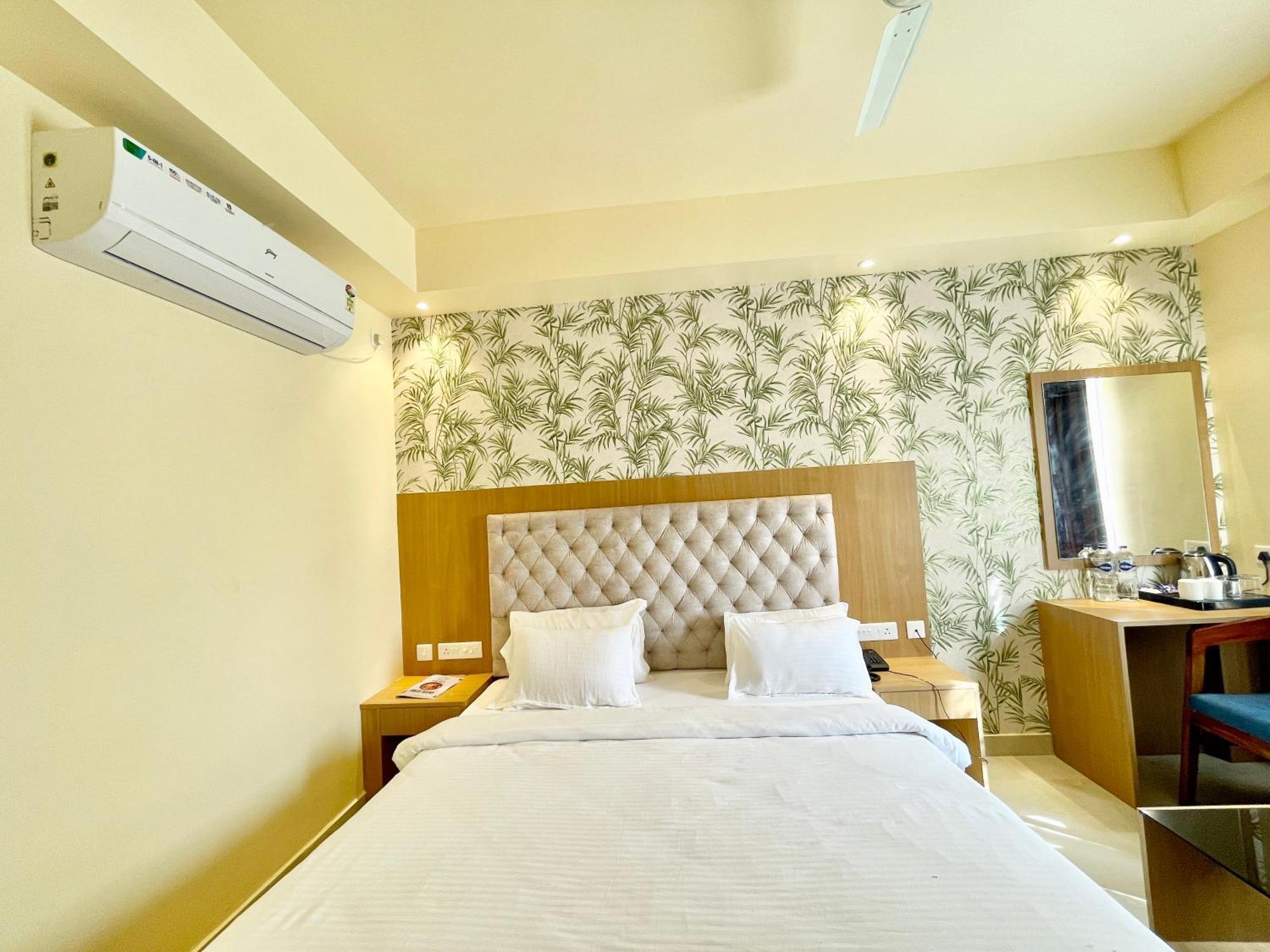 Hotel Trends In 푸리 외부 사진